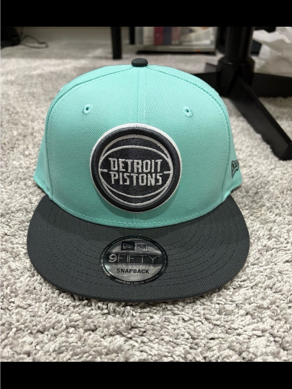 New Era Detroit Pistons Mint & Black 9FIFTY Snapback